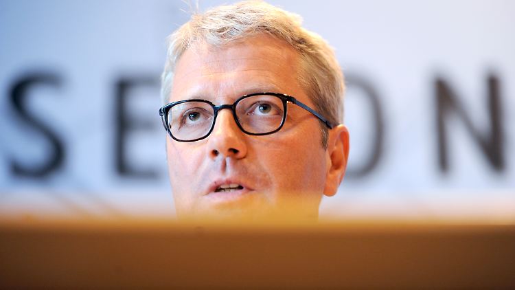 Röttgen: "Eine Erfahrung von Lobbyismus und wirtschaftlicher Interessenvertretung".