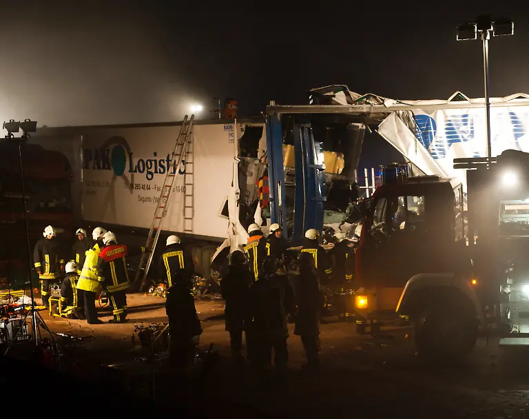 1322005696-jpg5154398578357203806