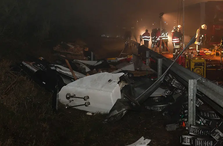 1322006658-jpg6614880334673192613