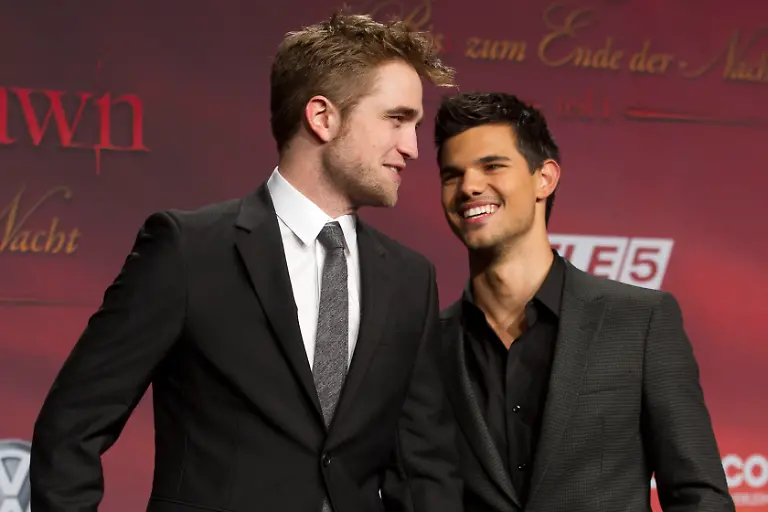 DAB2684-20111118-jpg3314435778791035949