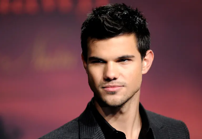 DI10483-20111118-jpg8051350332064296871