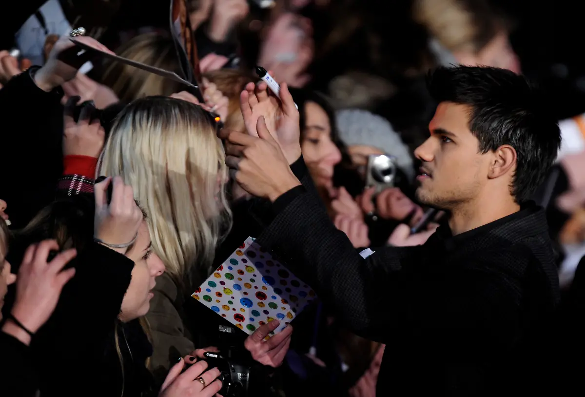 DI10480-20111118-jpg3848269155307136627