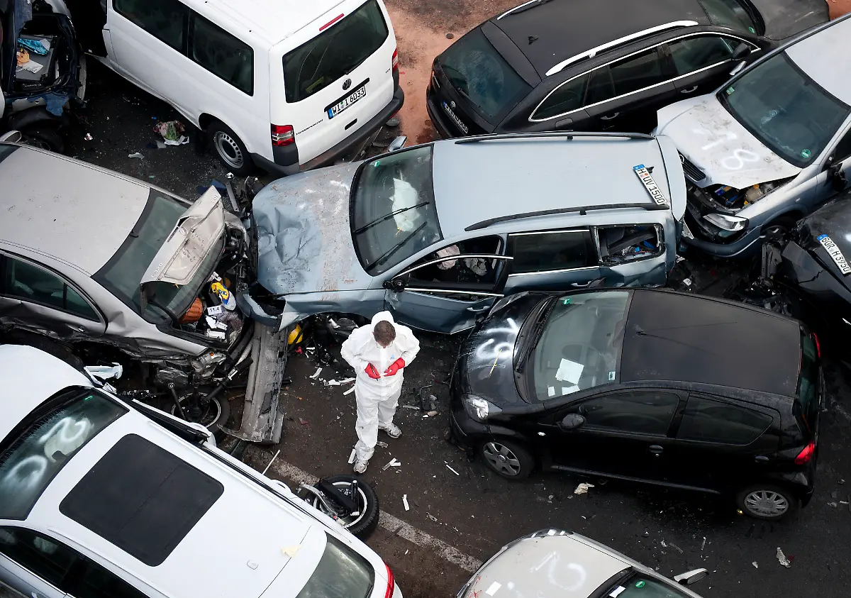 1321697563-jpg7801592752556096130