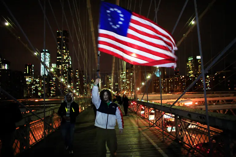 2011-11-18T052338Z-01-EMZ128-RTRMDNP-3-USA-PROTESTS-NEWYORK-JPG6564457727556049144