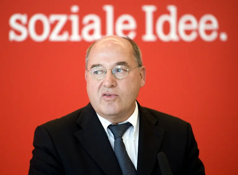 DI10240-20111108-jpg7717009362062380918