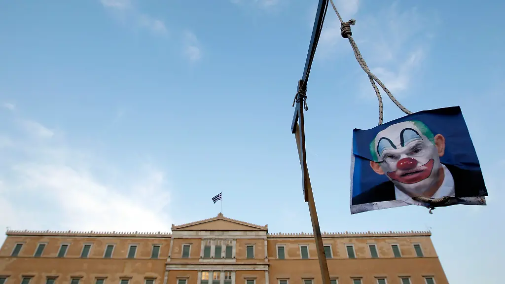 2011-11-09T181234Z-01-KAR06-RTRMDNP-3-GREECE-JPG6227457397494808696