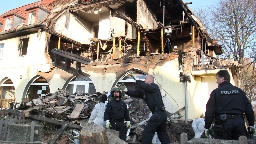 DI10326-20111108-jpg6047158881962074951