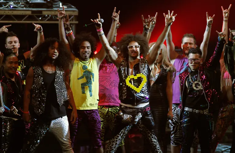 2011-11-07T014350Z-01-CLH102-RTRMDNP-3-MUSIC-MTV-EUROPE-JPG9150835427234066046