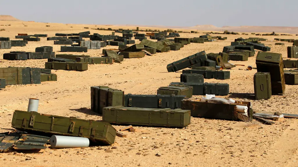 2011-10-30T181949Z-01-SIN802-RTRMDNP-3-LIBYA-JPG4094487262463536014