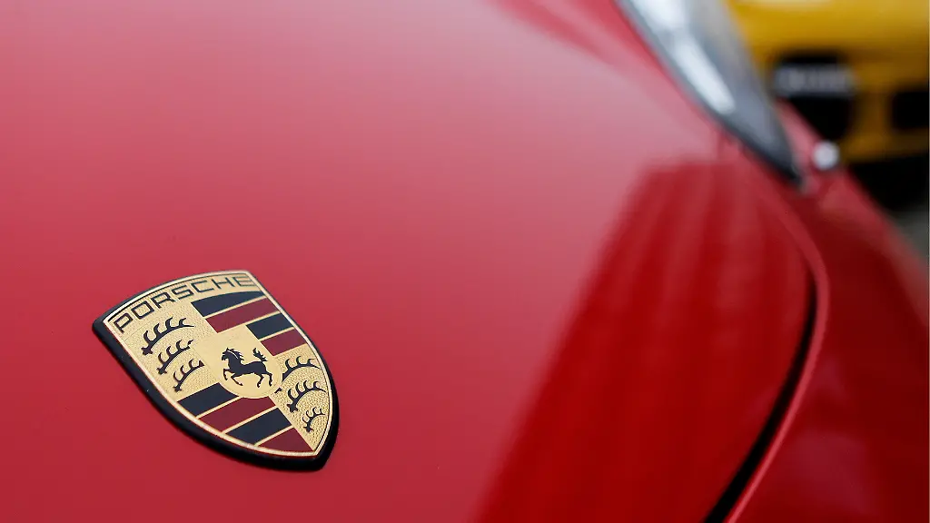 DI10003-20111104-jpg2473600593489452876