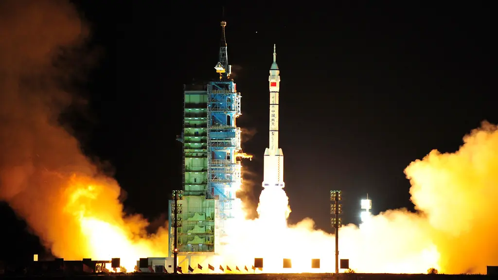 2011-11-01T020822Z-01-PEK01-RTRMDNP-3-CHINA-SPACE-JPG7011612127454907960