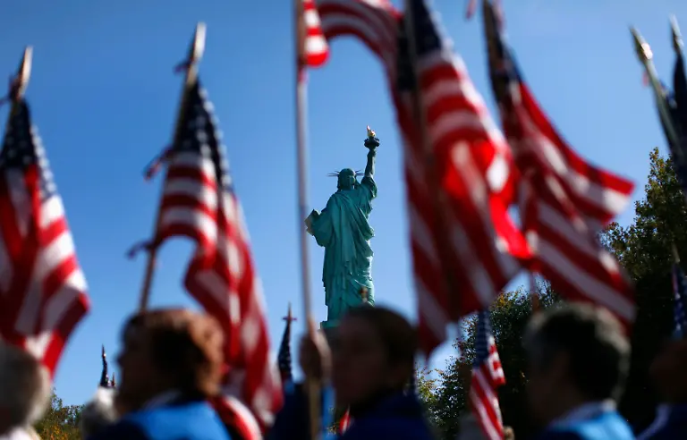 2011-10-28T203002Z-01-NYK332-RTRMDNP-3-USA-JPG1932480147583648716