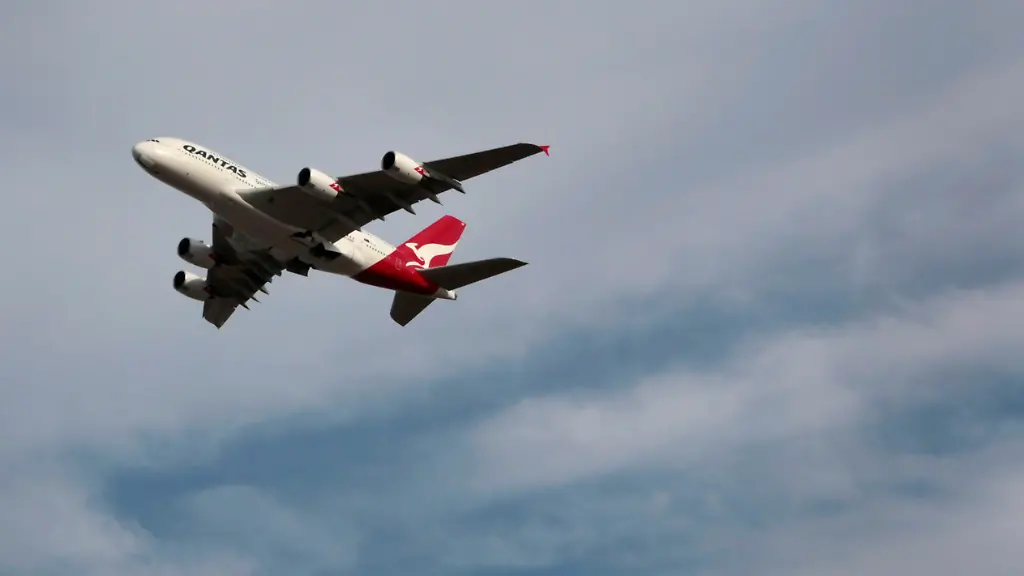 2011-10-29T071509Z-01-DGM26-RTRMDNP-3-QANTAS-GROUNDING-JPG691844442733103001