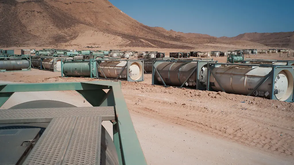 1319717895-jpg8185875704337547711