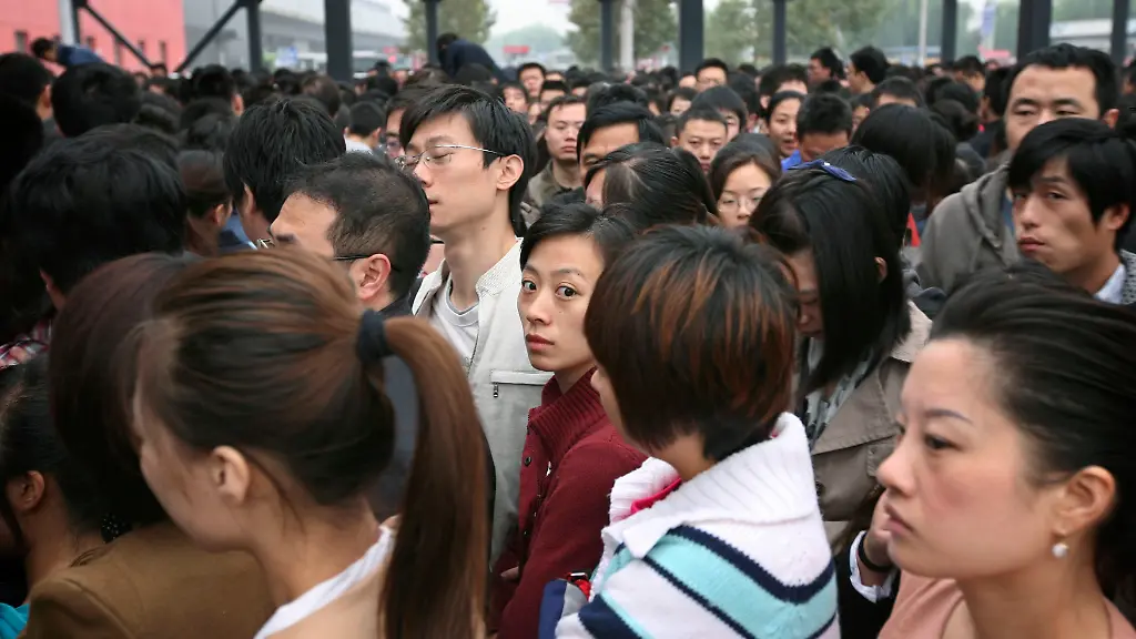 2011-10-24T090247Z-01-PEK04-RTRMDNP-3-POPULATION-CHINA-JPG6620583088177741317