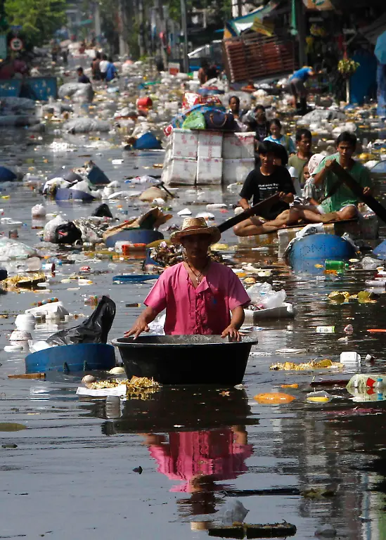 2011-10-24T090757Z-01-BAN03-RTRMDNP-3-THAILAND-FLOODS-JPG8307719556539521536
