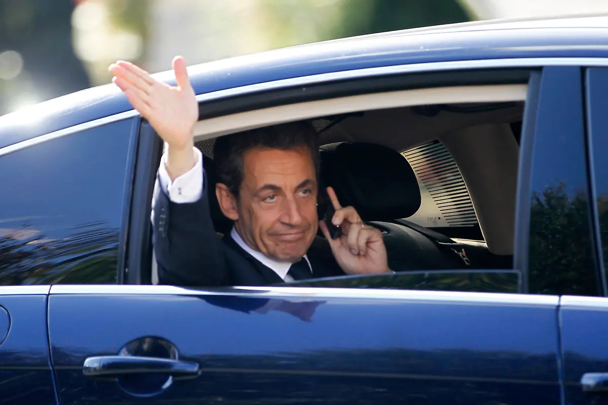 2011-10-20T124952Z-01-CHP101-RTRMDNP-3-FRANCE-JPG5600062016518109270