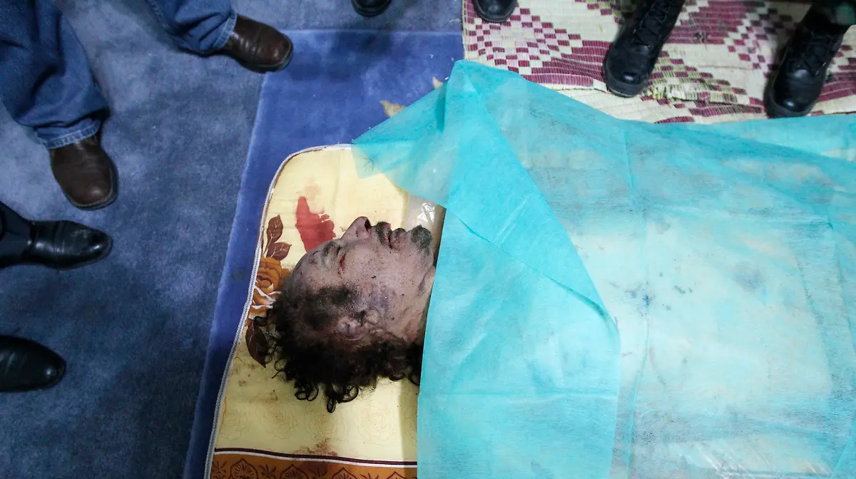 2011-10-20T222007Z-01-LIB02-RTRMDNP-3-LIBYA-GADDAFI-JPG5617982226201796358