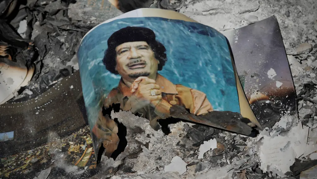 1319112234-jpg7931372221495804395