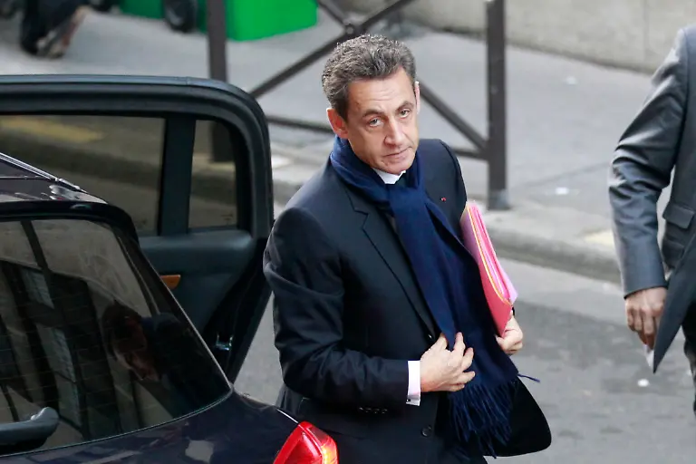 2011-10-20T072938Z-01-GFM04-RTRMDNP-3-FRANCE-BRUNI-JPG8781691292343868215