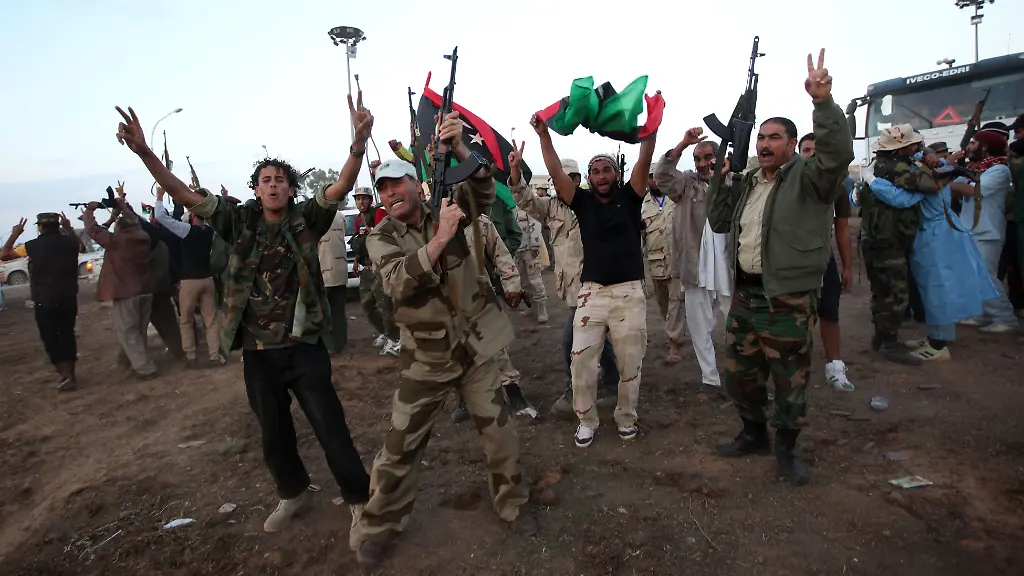 2011-10-17T213241Z-01-SJS11-RTRMDNP-3-LIBYA-BANIWALID-JPG281617909183317950