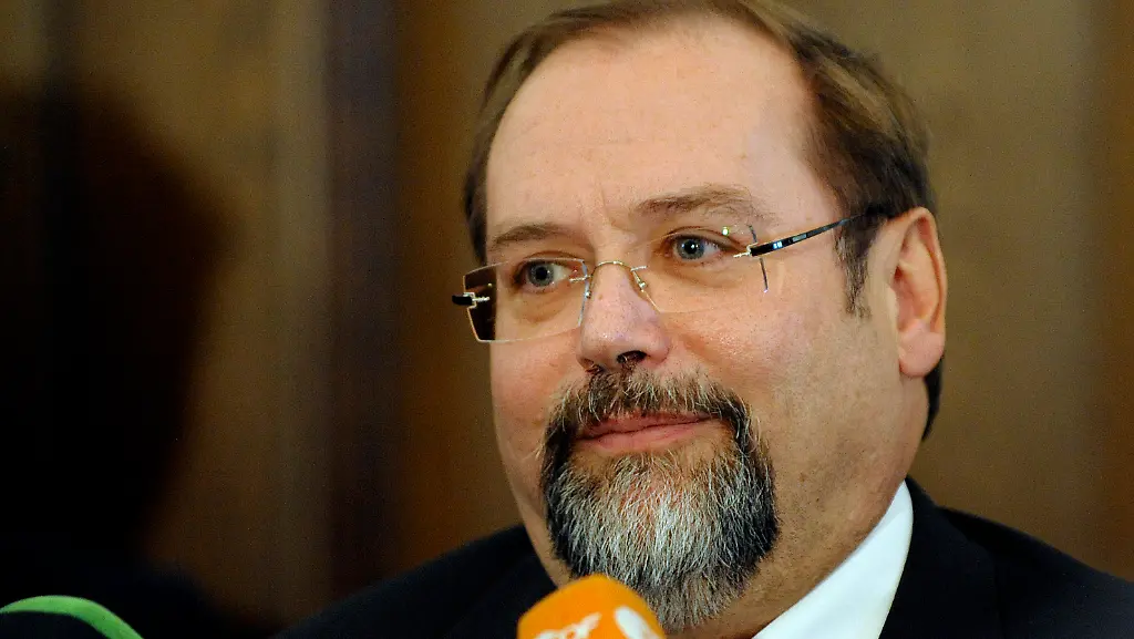 DI10160-20111017-jpg2657176652384401910