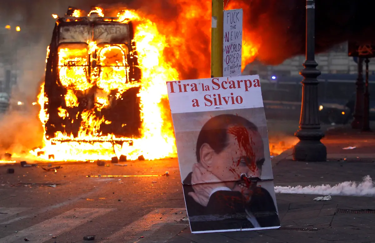 2011-10-15T175211Z-01-SRE102-RTRMDNP-3-PROTEST-JPG3432433643124716186