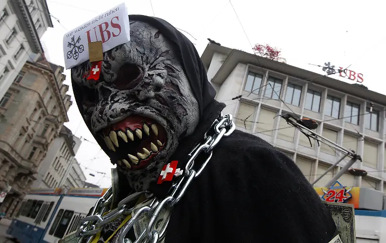 2011-10-15T112734Z-01-CHM02-RTRMDNP-3-SWITZERLAND-JPG372423469371332939