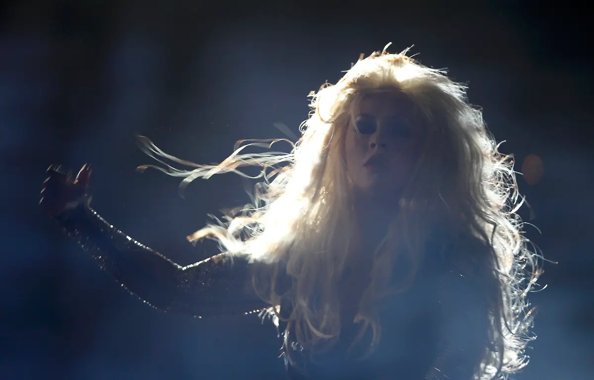 2011-10-08T204821Z-01-CAR131-RTRMDNP-3-PEOPLE-MICHAELJACKSON-CONCERT-JPG6152953408698654718