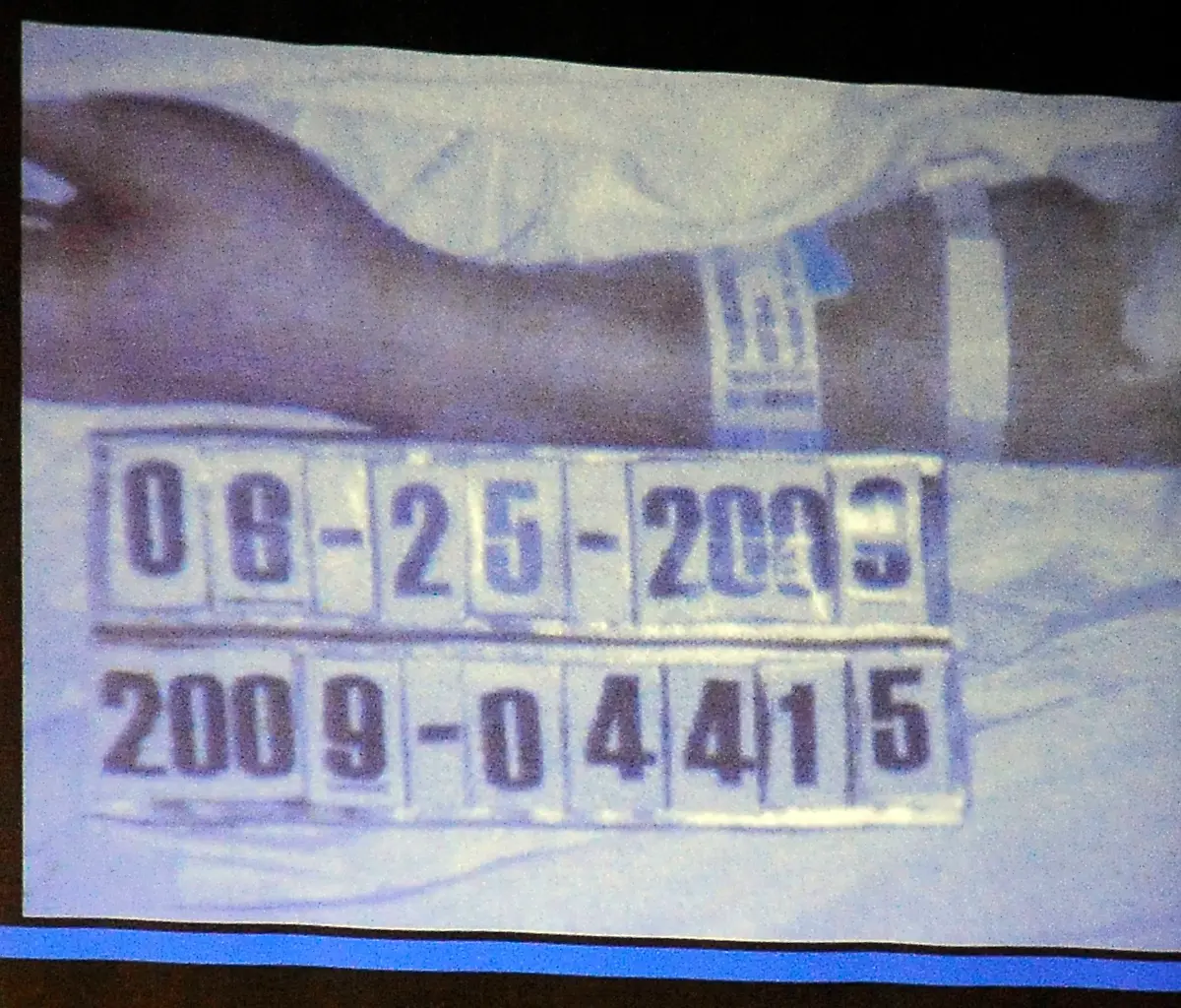 2011-10-11T201221Z-01-WAS301-RTRMDNP-3-PEOPLE-MICHAELJACKSON-JPG752326789501106958