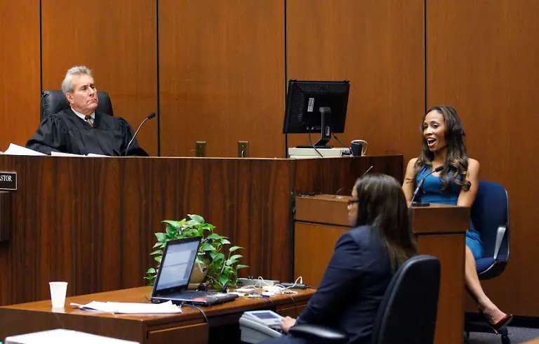 2011-10-04T181446Z-01-LOA07-RTRMDNP-3-PEOPLE-MICHAELJACKSON-JPG5244637020880990818