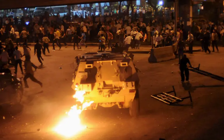 2011-10-09T201124Z-01-AMR01-RTRMDNP-3-EGYPT-COPTS-CLASHES-JPG8875970783413369849