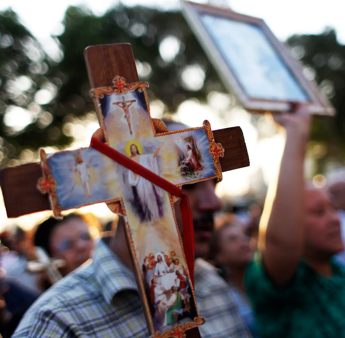 1318194535-jpg4274390896830050940