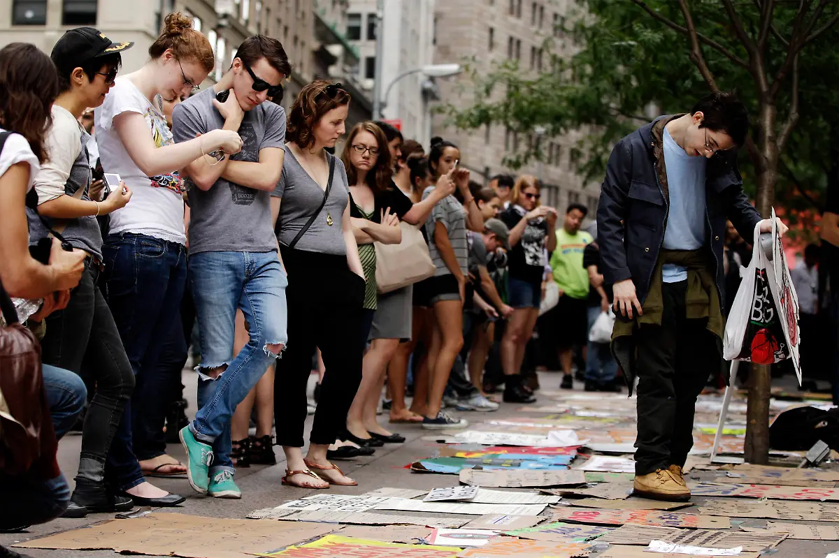 2011-10-01T002555Z-01-NYK918-RTRMDNP-3-USA-PROTESTS-WALLSTREET-JPG3279817289334666579