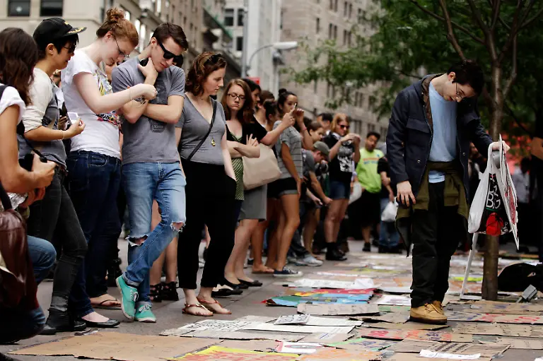 2011-10-01T002555Z-01-NYK918-RTRMDNP-3-USA-PROTESTS-WALLSTREET-JPG3279817289334666579