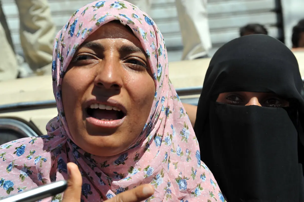 30mb1715-jpg2674749750577532587