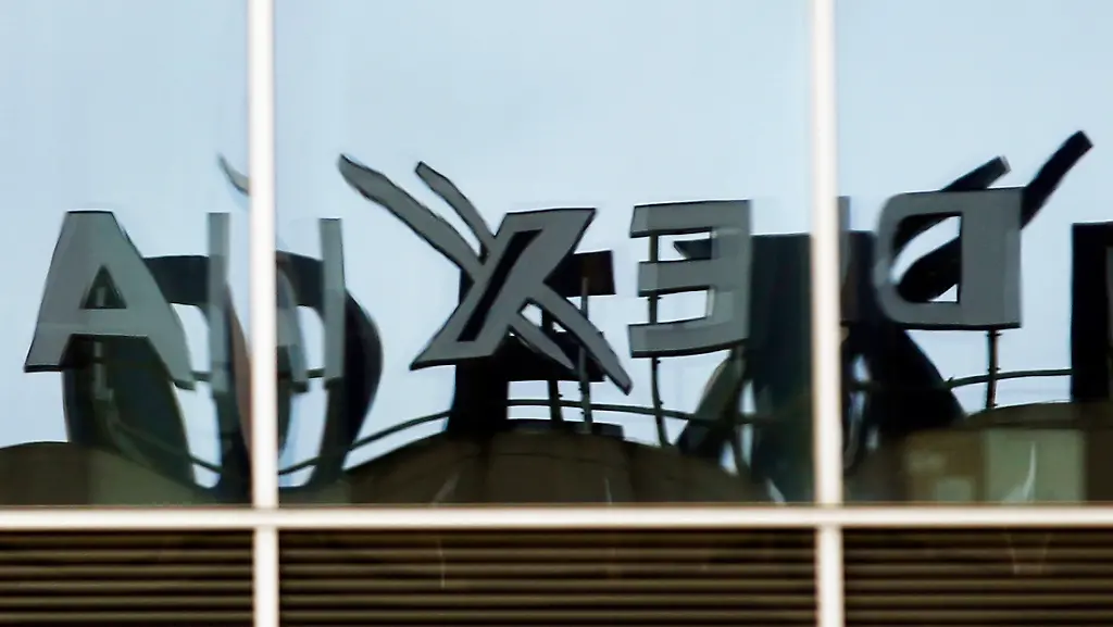 2011-10-05T153643Z-01-THR106-RTRMDNP-3-DEXIA-JPG1628325396523277770