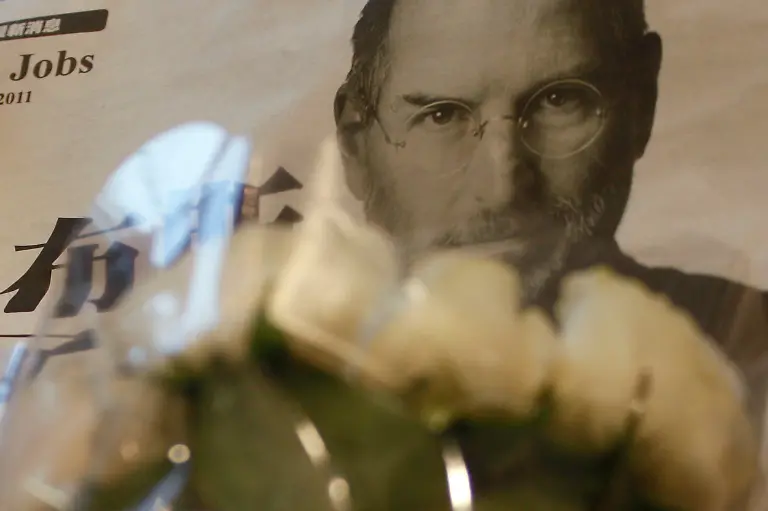 2011-10-06T094108Z-01-HKG110-RTRMDNP-3-JOBS-JPG4804087360017315207