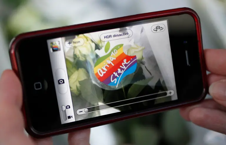 2011-10-06T102409Z-01-TOK304-RTRMDNP-3-APPLE-JOBS-JPG4435198475046015717