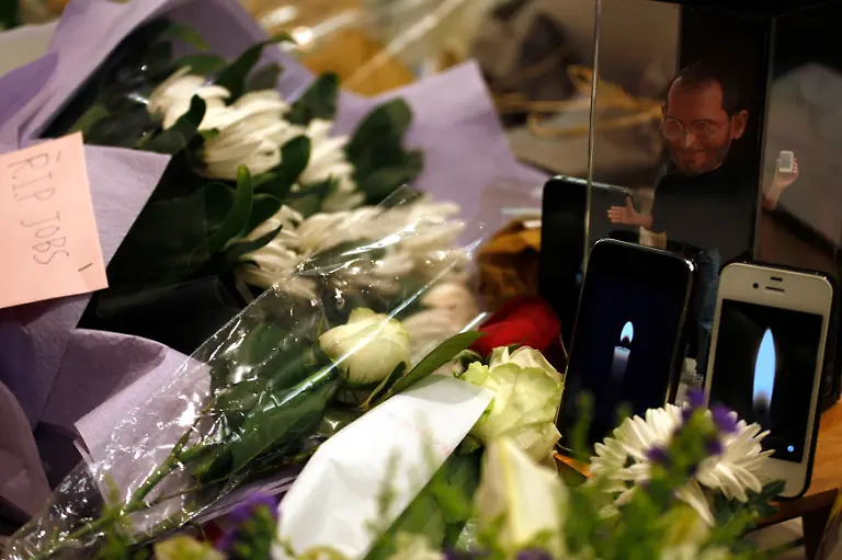 2011-10-06T125957Z-01-HKG114-RTRMDNP-3-APPLE-JOBS-JPG3773442315852086644