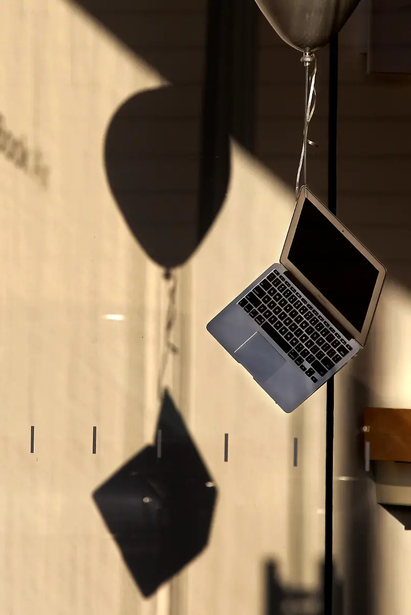 1317907810-jpg5708555662809277043