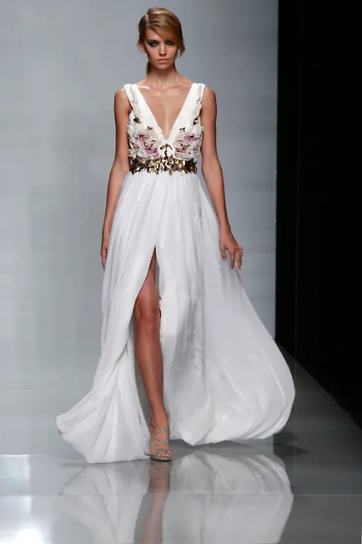 2011-10-03T112159Z-01-PR03-RTRMDNP-3-FRANCE-FASHION-JPG8188896731287732360