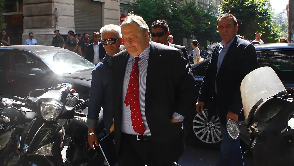 2011-10-04T104152Z-01-YAN08-RTRMDNP-3-GREECE-JPG7618005515042534149