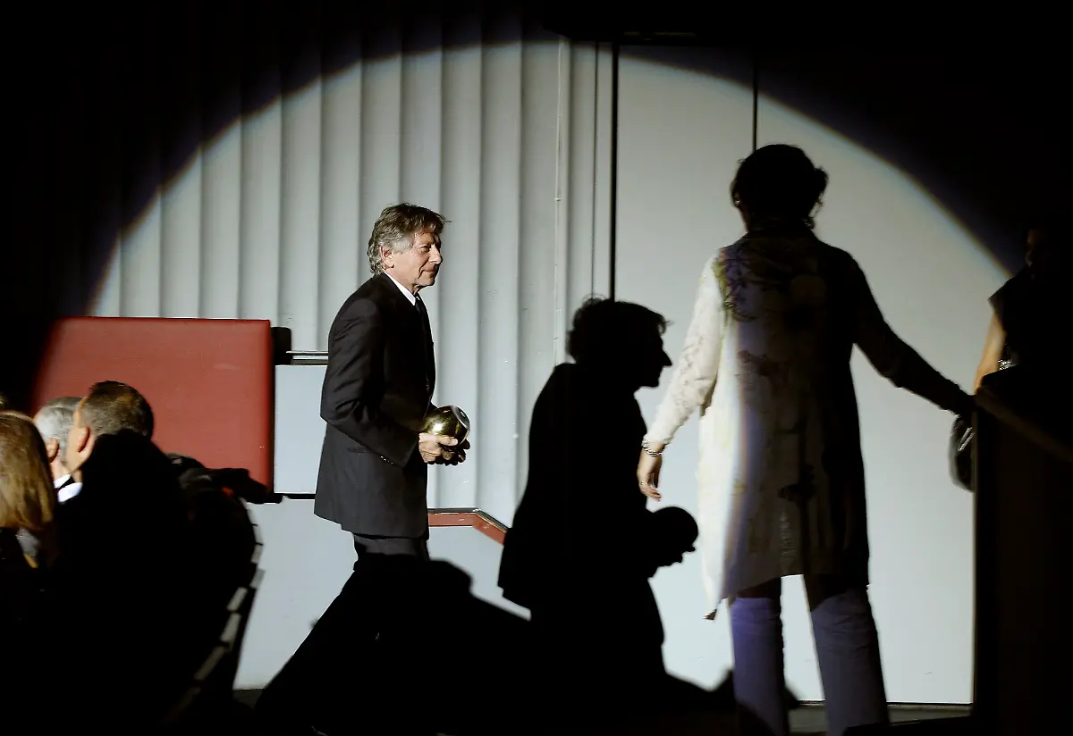 2011-09-27T214902Z-01-AW410-RTRMDNP-3-SWITZERLAND-JPG1218595694665721591