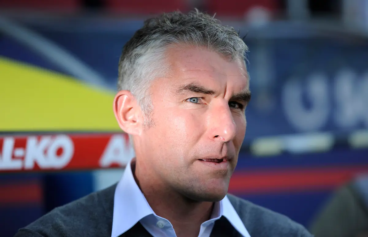 DI10549-20110924-jpg4302636425978110923