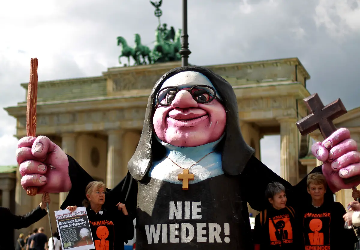 1316689729-jpg912692637723864297