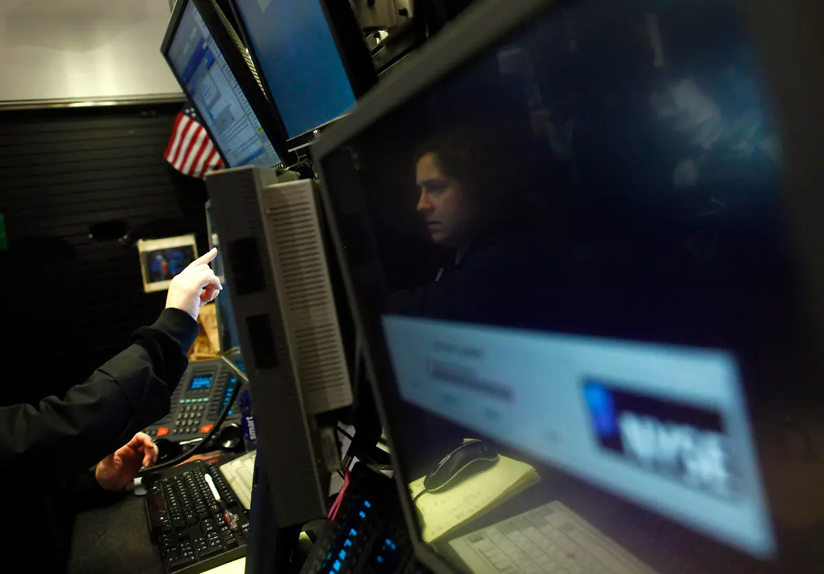 2011-09-19T153943Z-01-NYK414-RTRMDNP-3-USA-JPG9212246030008604560