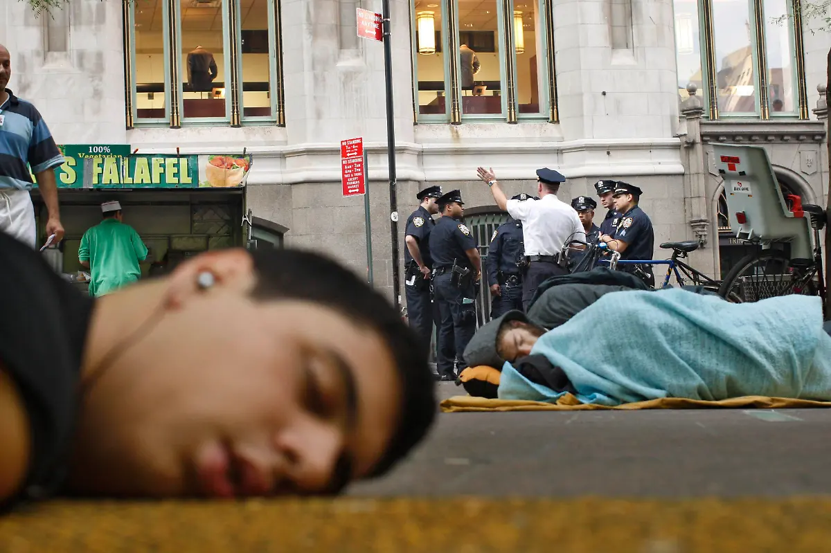 2011-09-21T161837Z-01-EMZ106-RTRMDNP-3-WALL-STREET-PROTESTS-JPG1370213968005274054