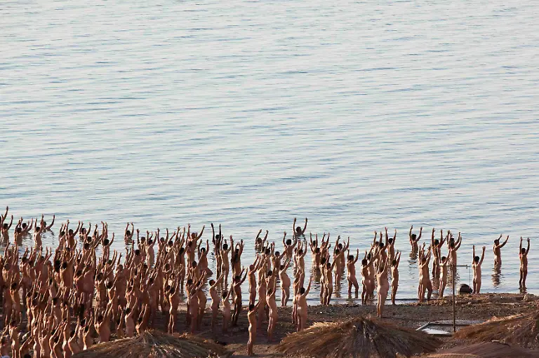 2011-09-17T125703Z-01-NIR09-RTRMDNP-3-ISRAEL-DEADSEA-NAKED-JPG5296850980062496096