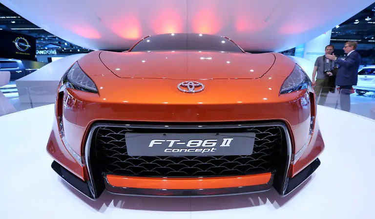 1-Toyota-FT-86-II